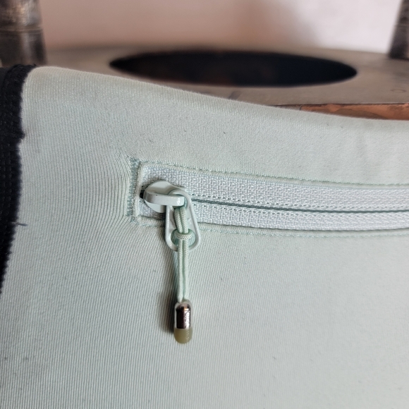 Lululemon Run: Get Up And Glow Tight - Picture 6 of 7